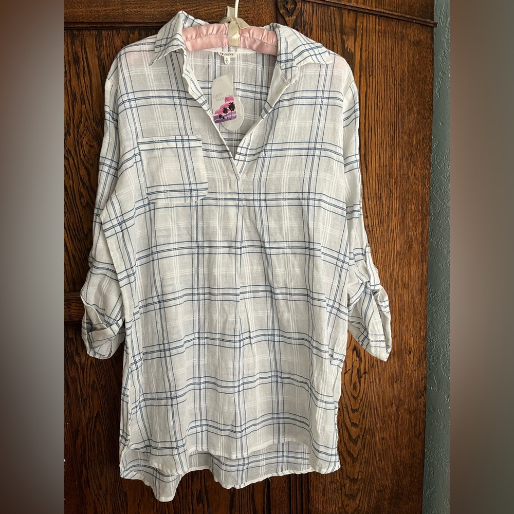 En crème shirt dress or cover up size small NWT